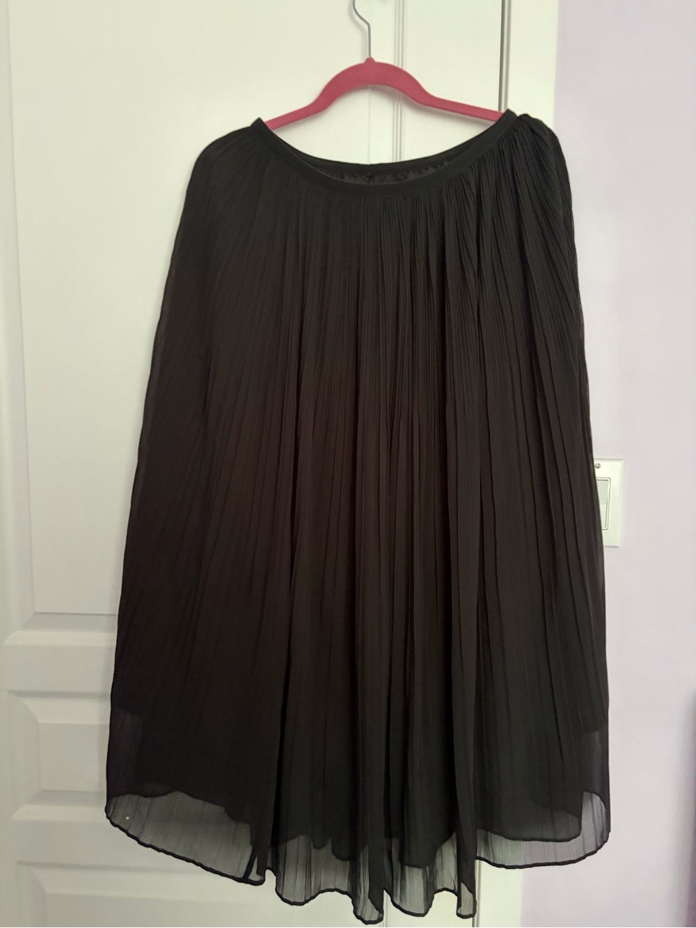 Uniqlo Black Pleated Women’s Skirt